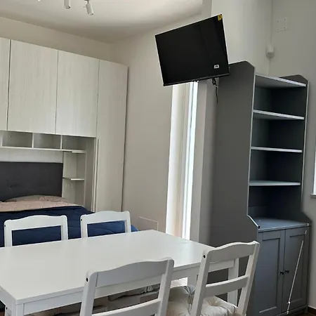 Domus De Palma アパート モルフェッタ